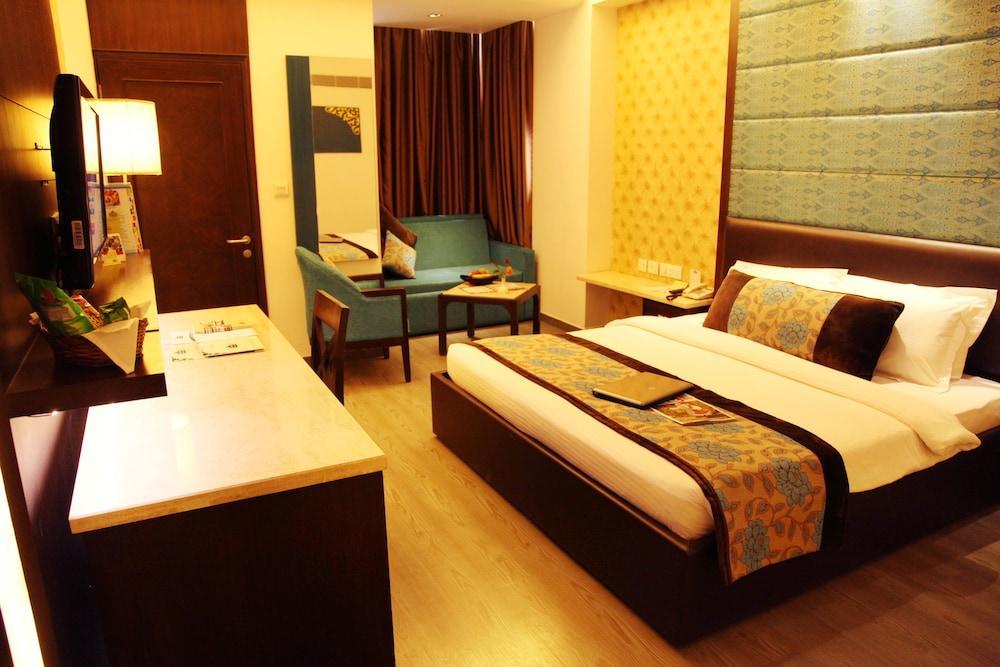 Country Inn & Suites Харидвар Экстерьер фото
