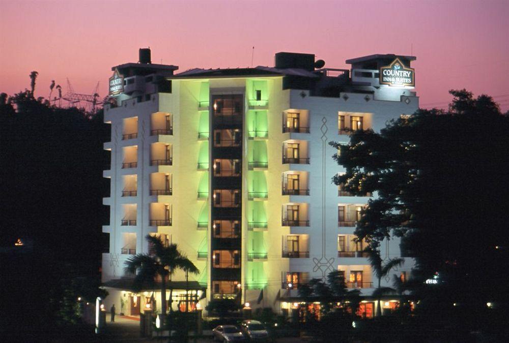 Country Inn & Suites Харидвар Экстерьер фото