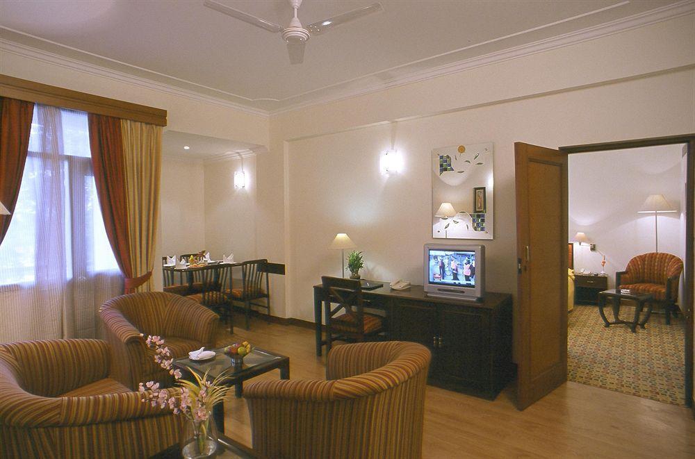 Country Inn & Suites Харидвар Номер фото
